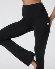 Vuori AllTheFeels™ Slim Flare - Short