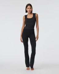 Vuori AllTheFeels™ Slim Flare - Short